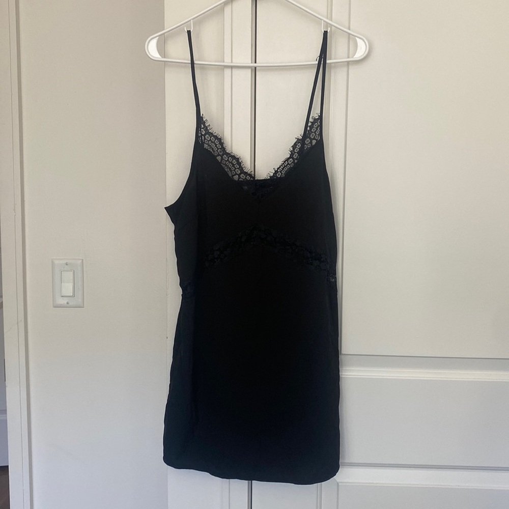 Slip dress w lace cut out